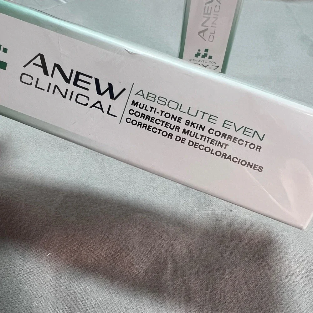 Avon Anew Clinical Absolute‎ Even Multi-Tone Skin Corrector DSX-7 1oz Lot of 2